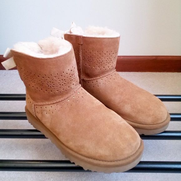 UGG Women Suede Mini Bailey Bow Boots II - NEW - Picture 6 of 7